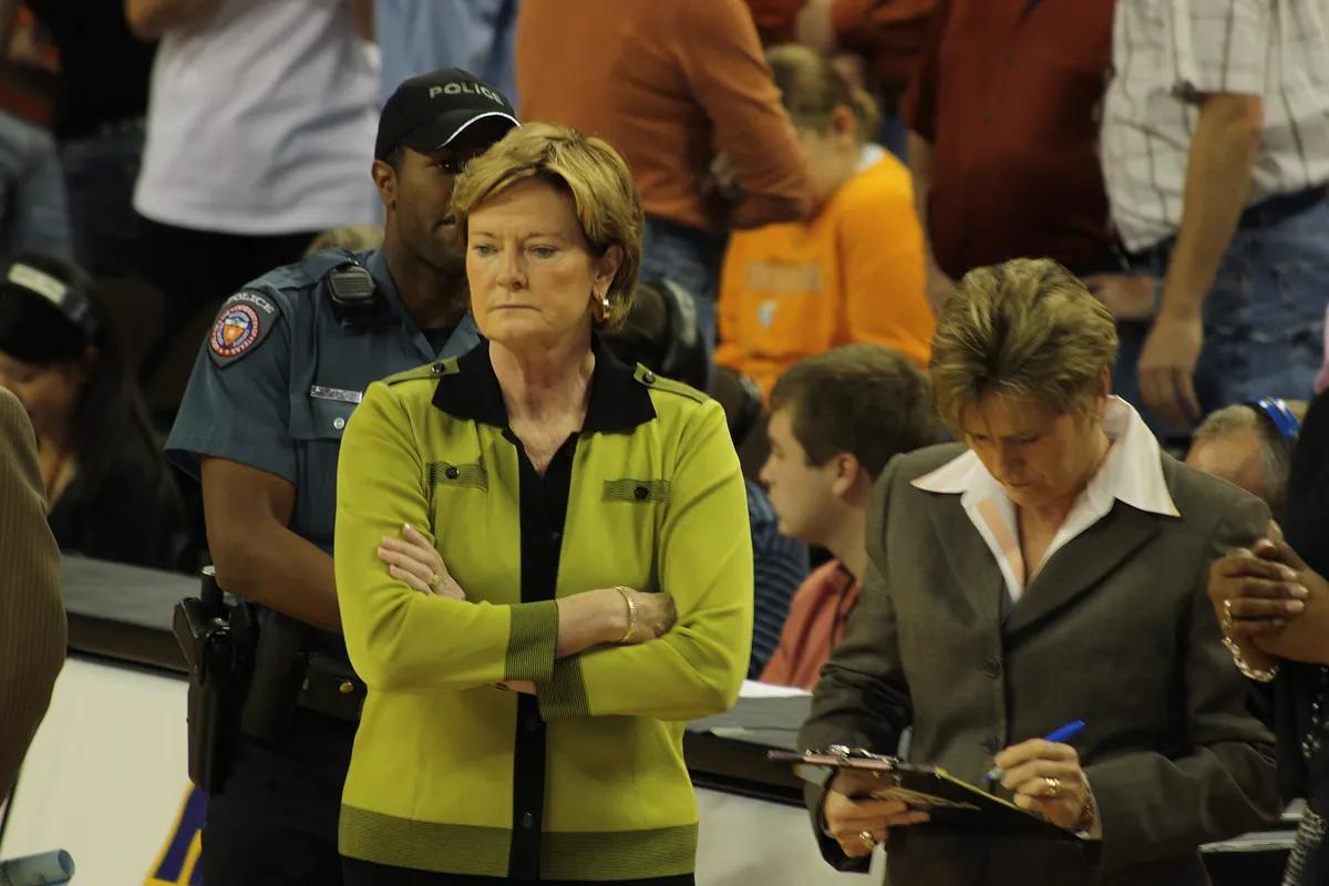 Pat Summitt coaching Tennessee against Texas in December 2008